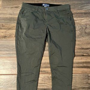 Democracy Absolution Size 14W With Tummy Slimming Technology Like New